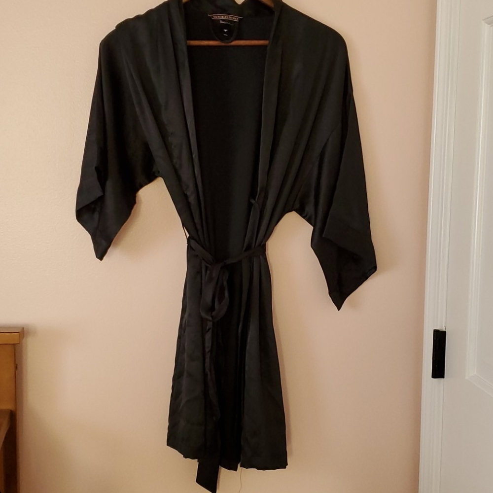 Knee length robe